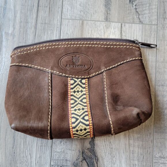 Antigua Handbags - Antigua handmade leather full zip pouch